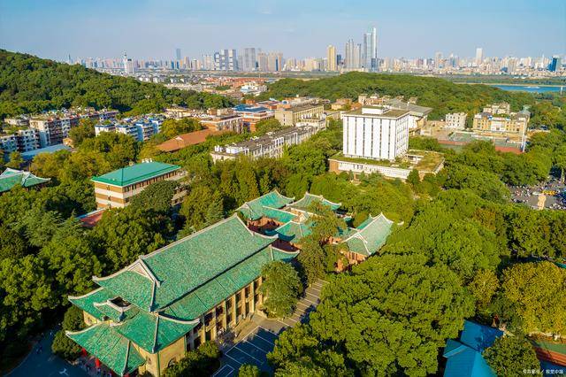 湖南大学2023年录取分数线深度解析，梦想启航的门槛